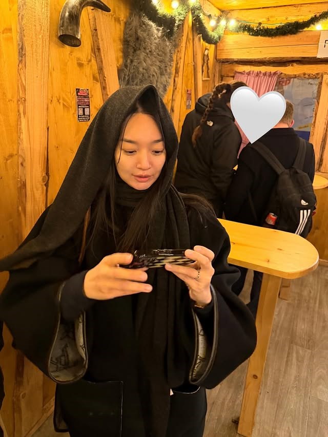 Kim Woo Bin làm “phó nháy” xịn thế này, bảo sao Shin Min Ah mê tít! - ảnh 4