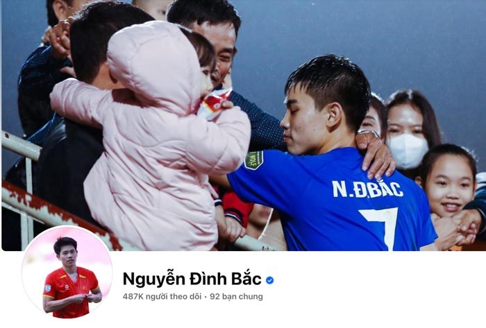 Choáng thật sự: Đình Bắc tăng follow gấp 16 lần chỉ sau một kỳ U23 châu Á, bước vào hàng ngũ sao bóng đá được triệu người theo đuổi - ảnh 1