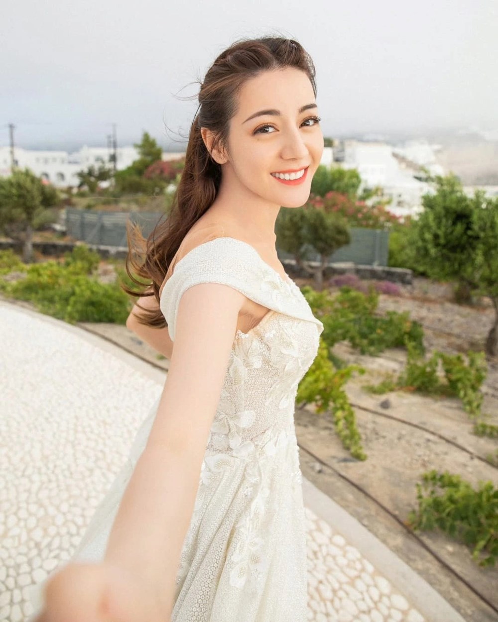 Không cô dâu nào đẹp bằng Địch Lệ Nhiệt Ba! - ảnh 6