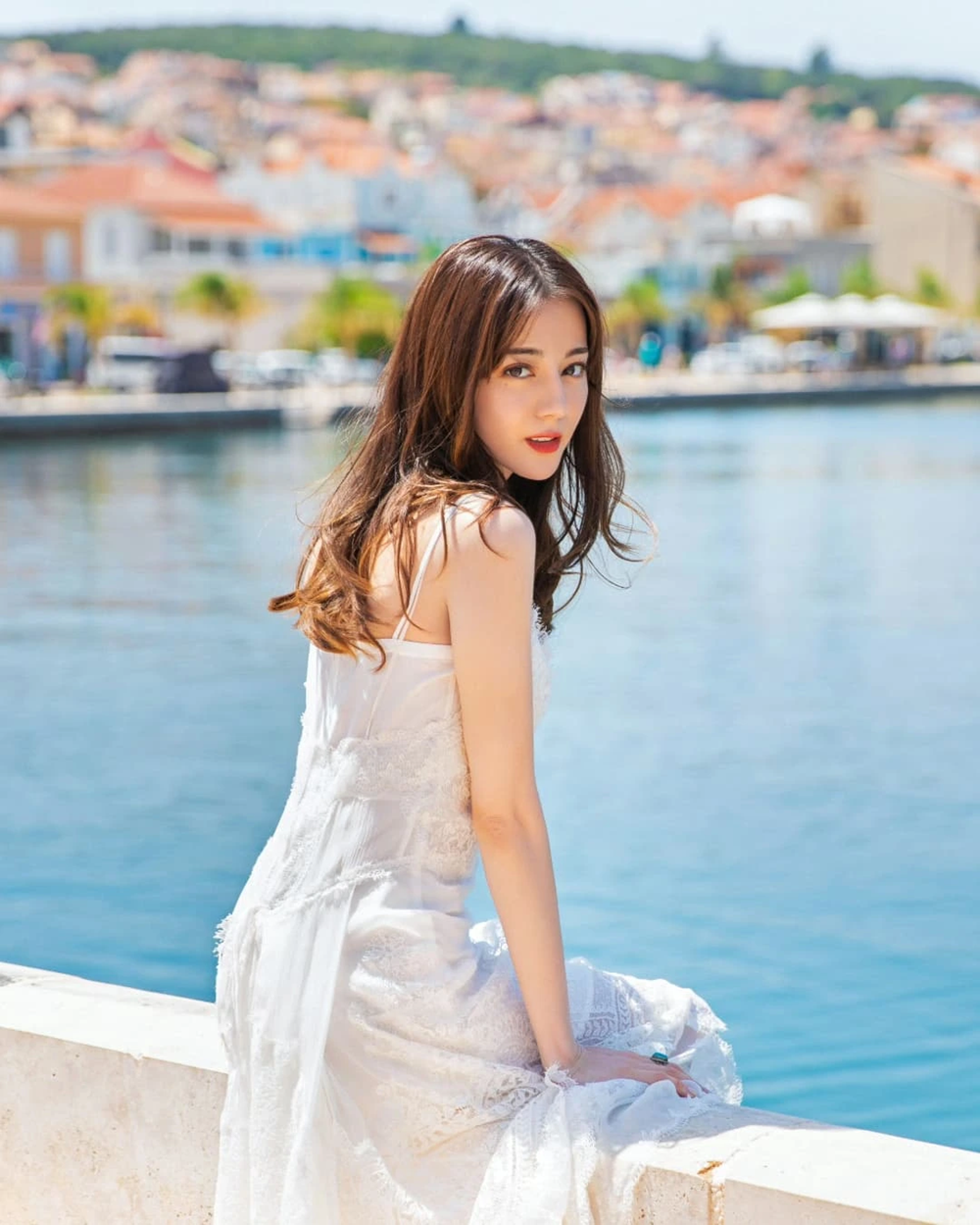 Không cô dâu nào đẹp bằng Địch Lệ Nhiệt Ba! - ảnh 14