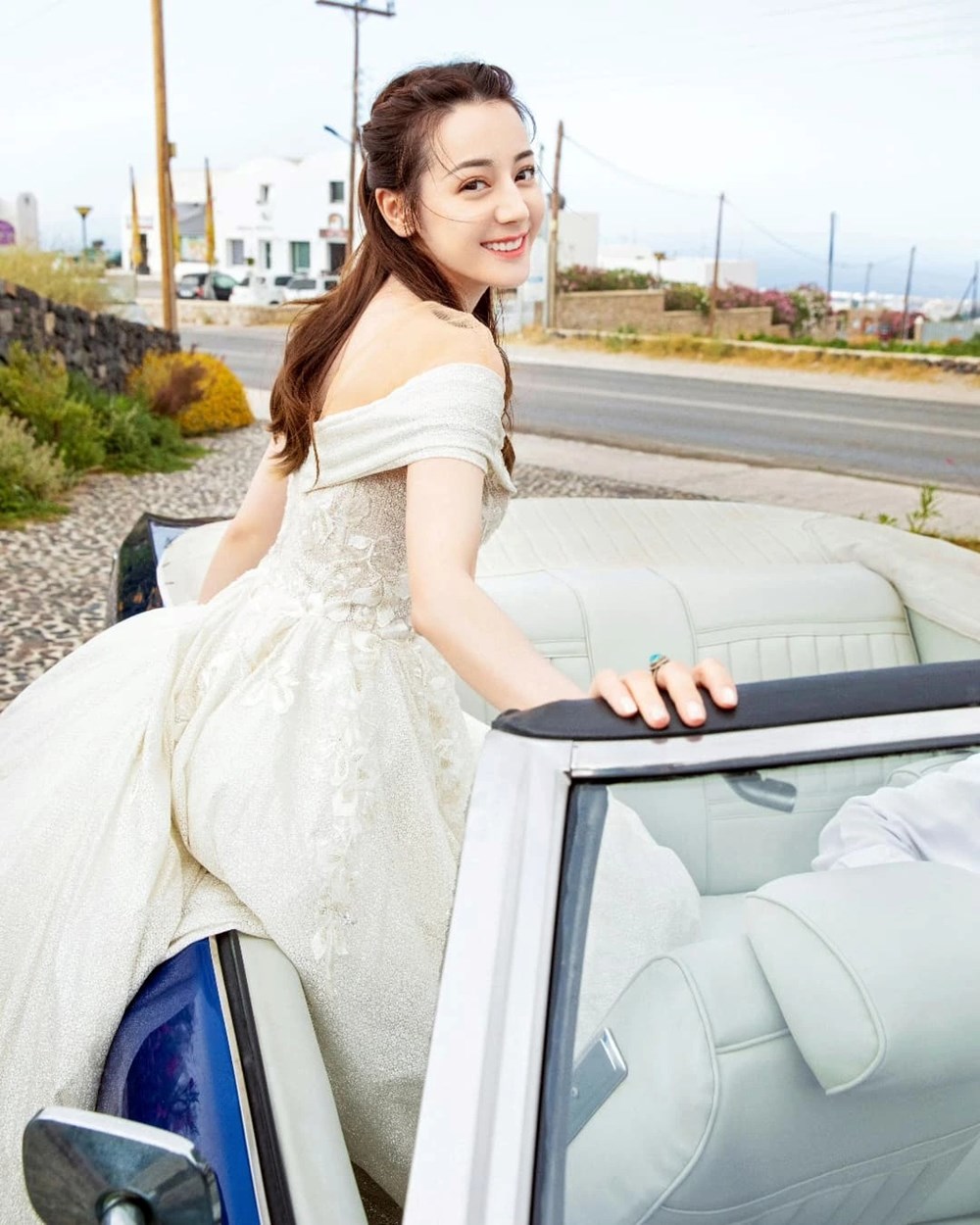 Không cô dâu nào đẹp bằng Địch Lệ Nhiệt Ba! - ảnh 3