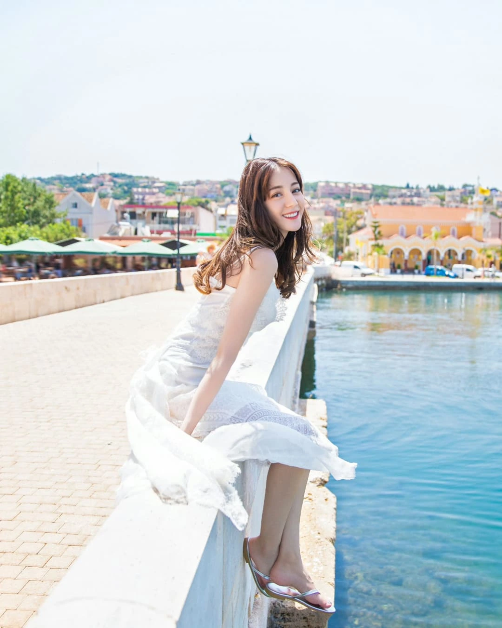 Không cô dâu nào đẹp bằng Địch Lệ Nhiệt Ba! - ảnh 11