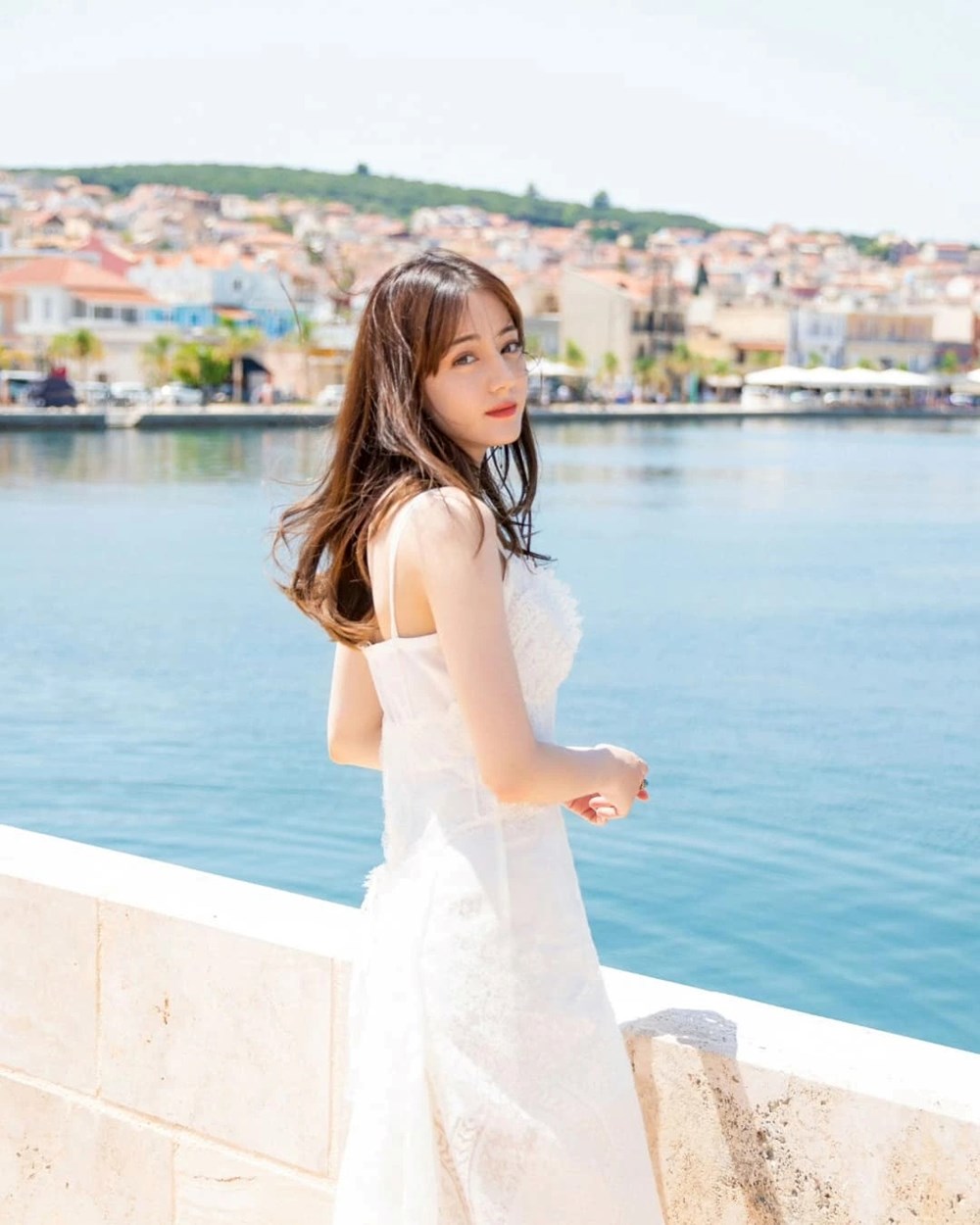 Không cô dâu nào đẹp bằng Địch Lệ Nhiệt Ba! - ảnh 10