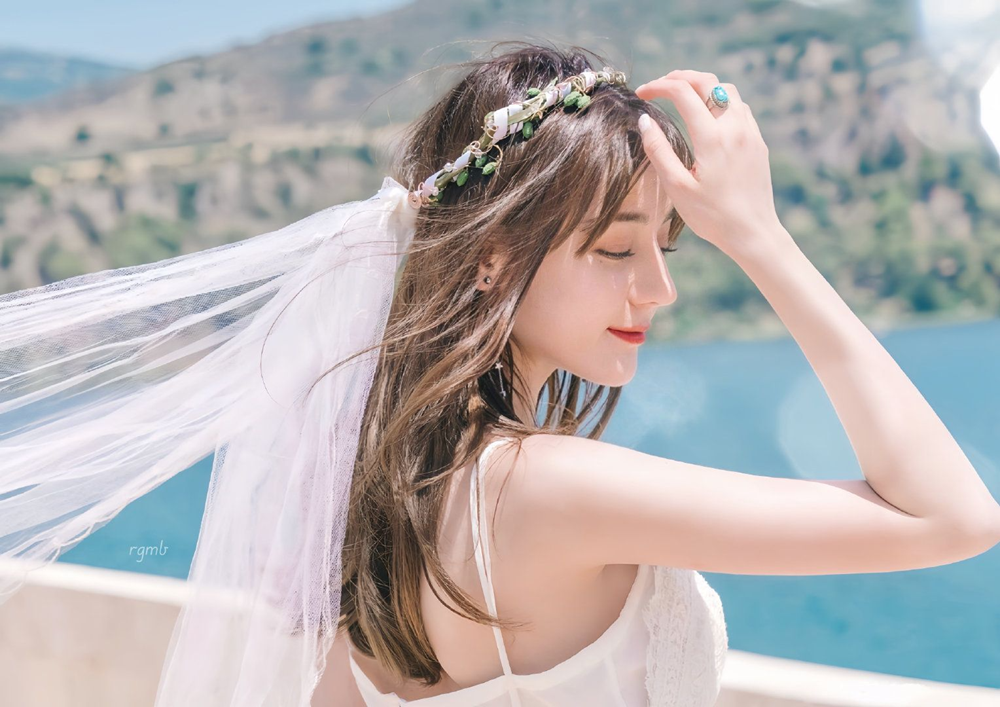 Không cô dâu nào đẹp bằng Địch Lệ Nhiệt Ba! - ảnh 7