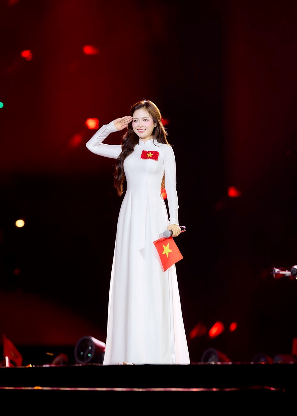 Giảng viên thanh nhạc đắt show nhất Việt Nam: Thủ khoa trường nghệ thuật, sự nghiệp lẫn nhan sắc đều lên hương - ảnh 5