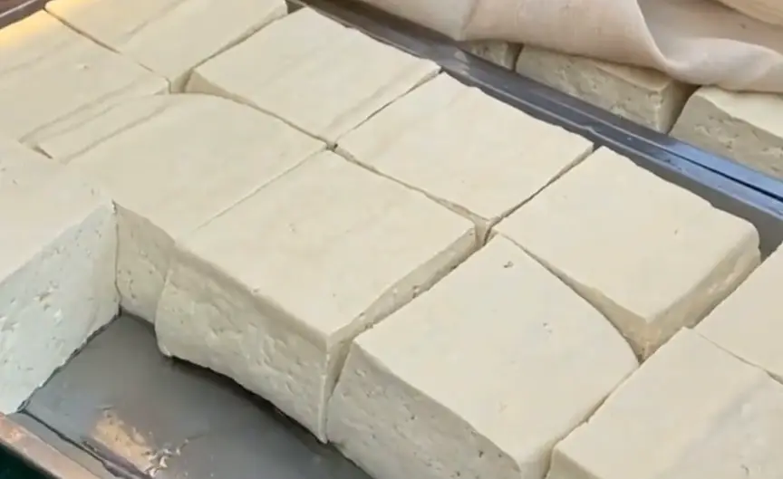 Ra chợ mua đậu phụ, gặp 3 loại này ngon, rẻ mấy cũng đừng mua, ít chất dinh dưỡng lại đầu độc sức khỏe - ảnh 1