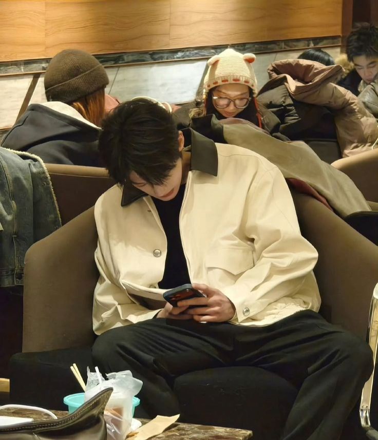 Bí mật nằm trong điện thoại của người EQ cao - ảnh 1