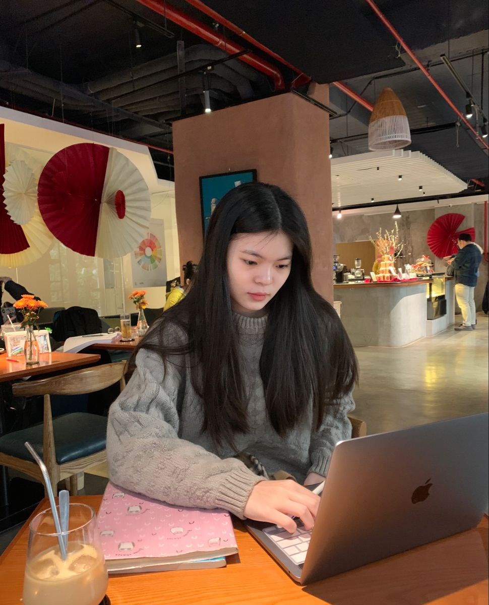 Cùng đi làm, có người “không thể thay thế”, có người rất dễ bị đuổi: 3 điều làm nên sự khác biệt! - ảnh 1