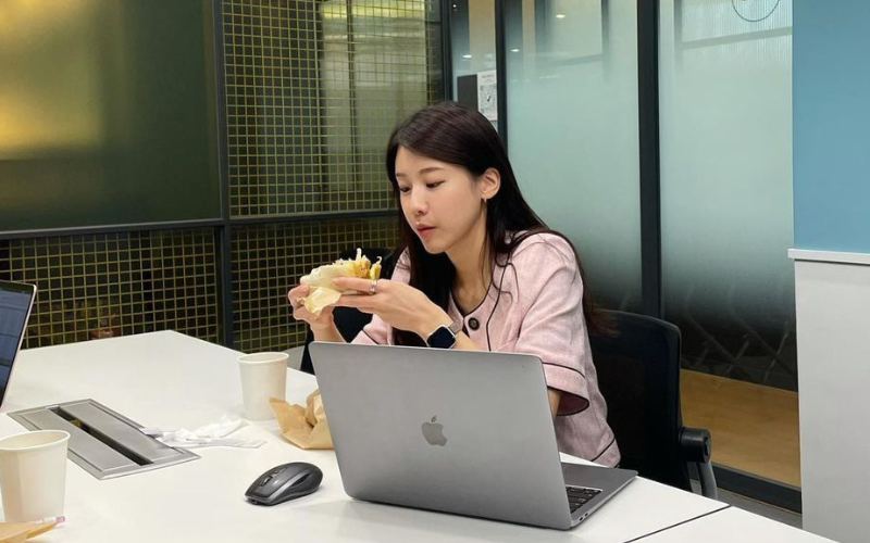 Cùng đi làm, có người “không thể thay thế”, có người rất dễ bị đuổi: 3 điều làm nên sự khác biệt! - ảnh 3