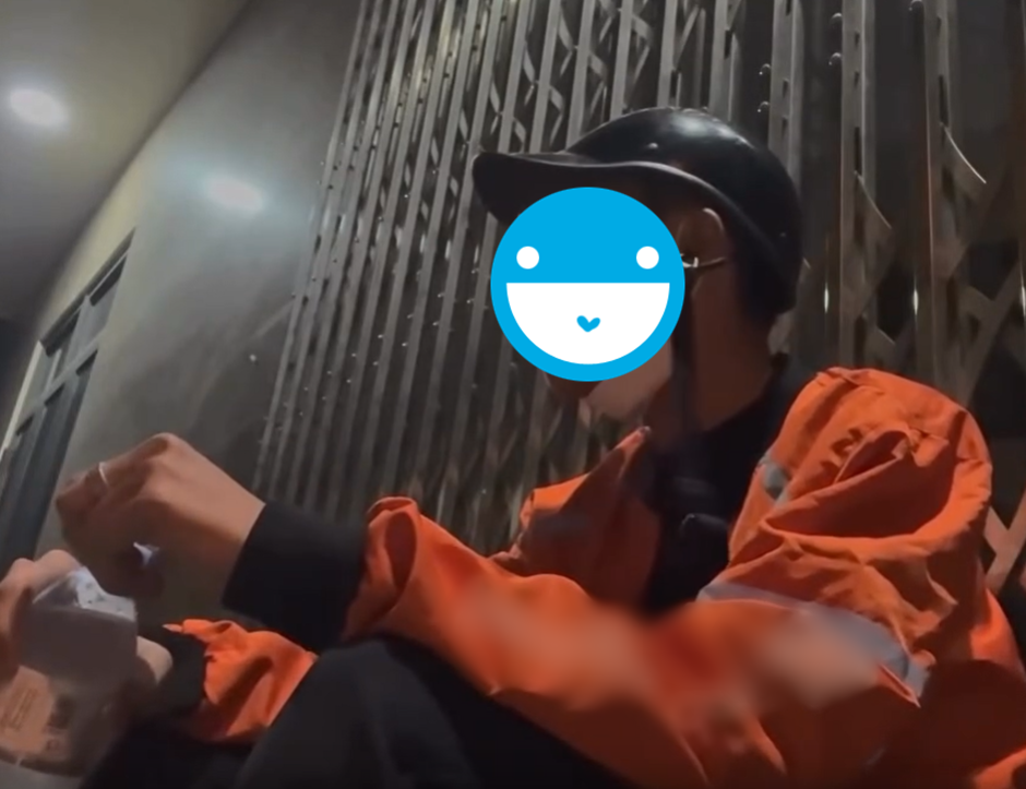 Đăng ảnh anh shipper giữa đêm tối kèm 1 câu hỏi 1.000 người cho đáp án: “Nếu cả đời không rực rỡ thì sao…?” - ảnh 1