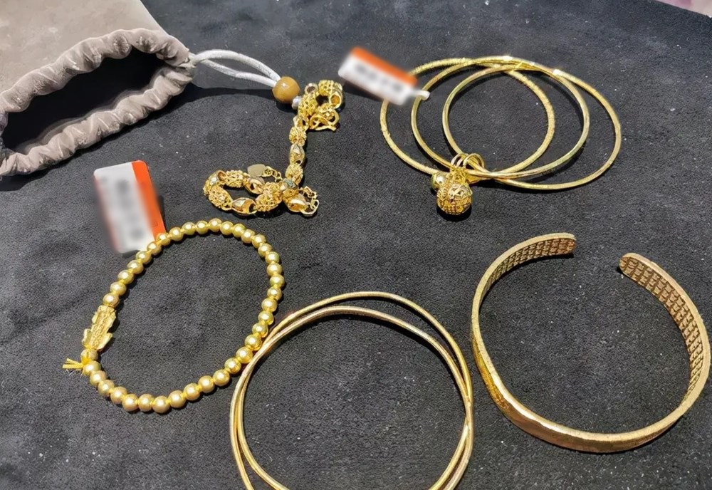 Dẫn mẹ đi mua nhà, bà mở vali đưa ra một túi vàng dù lương hưu 0 đồng: Toàn bộ bí quyết! - ảnh 2