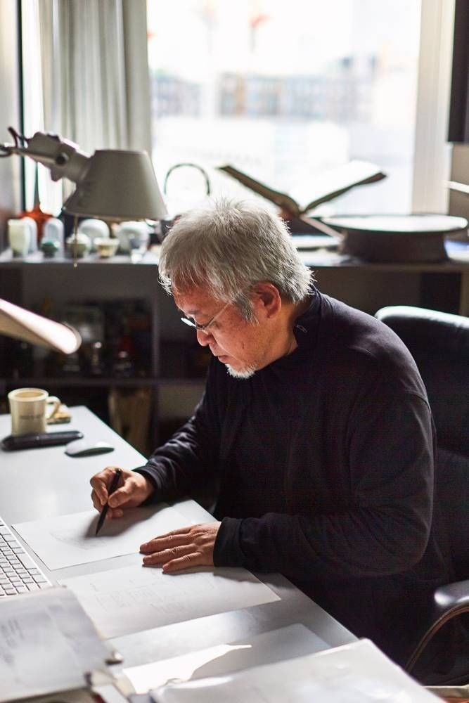 Chăm bố chồng nằm viện 10 năm, con dâu chỉ nhận được hộp bánh và một xấp tiền lẻ: Bài học đắt giá cho người chọn sống tử tế - ảnh 2