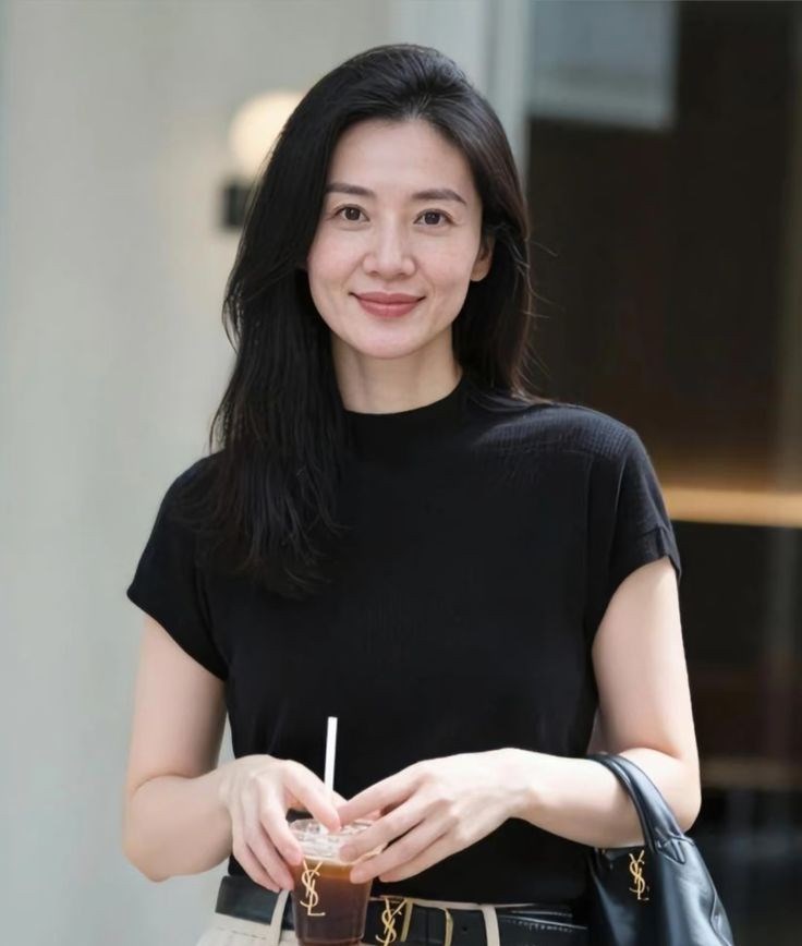 40 tuổi chưa từng mua vàng, tôi tự hỏi: Có phải mình kém quá rồi không? - ảnh 2