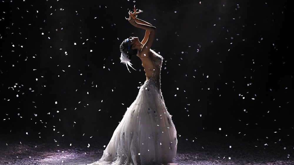 Lời nguyền để hóa “Công chúa Khổng Tước” của người phụ nữ U70 Dương Lệ Bình: Hai lần ly hôn, khước từ làm mẹ vì thánh đường nghệ thuật và nhan sắc không tuổi - ảnh 6