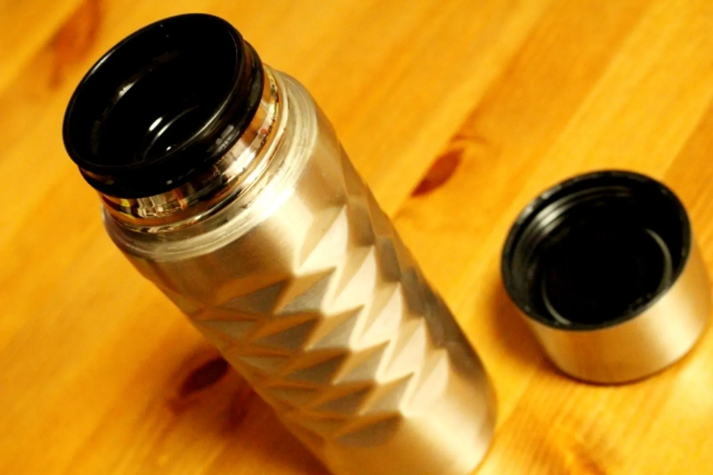 4 loại nước để lâu trong bình giữ nhiệt có thể trở thành “ổ vi khuẩn”, nuôi tế bào ung thư - ảnh 2