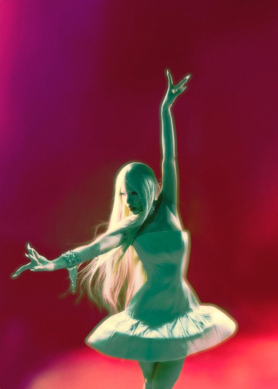 Nhạc mới của nữ ca sĩ nhiều content nhất showbiz nghe rất cuốn, ai lụy tình chớ nghe buổi đêm - ảnh 3