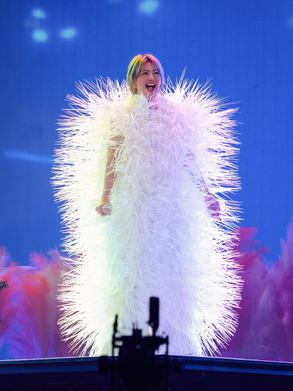 Showbiz có một nữ thần đại diện cả nước hát 4 ca khúc Olympic lịch sử, 18 tuổi được Học viện Hoàng gia trao thưởng - ảnh 5