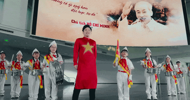 Xúc động 3 thế hệ nghệ sĩ Việt thể hiện tình yêu tới Bác Hồ, mức cát-xê của Tùng Dương gây bất ngờ  - ảnh 3