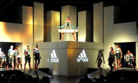 Nike và màn “nẫng tay trên” spotlight của Adidas: Cuộc đối đầu đi vào lịch sử ngành Marketing - ảnh 4