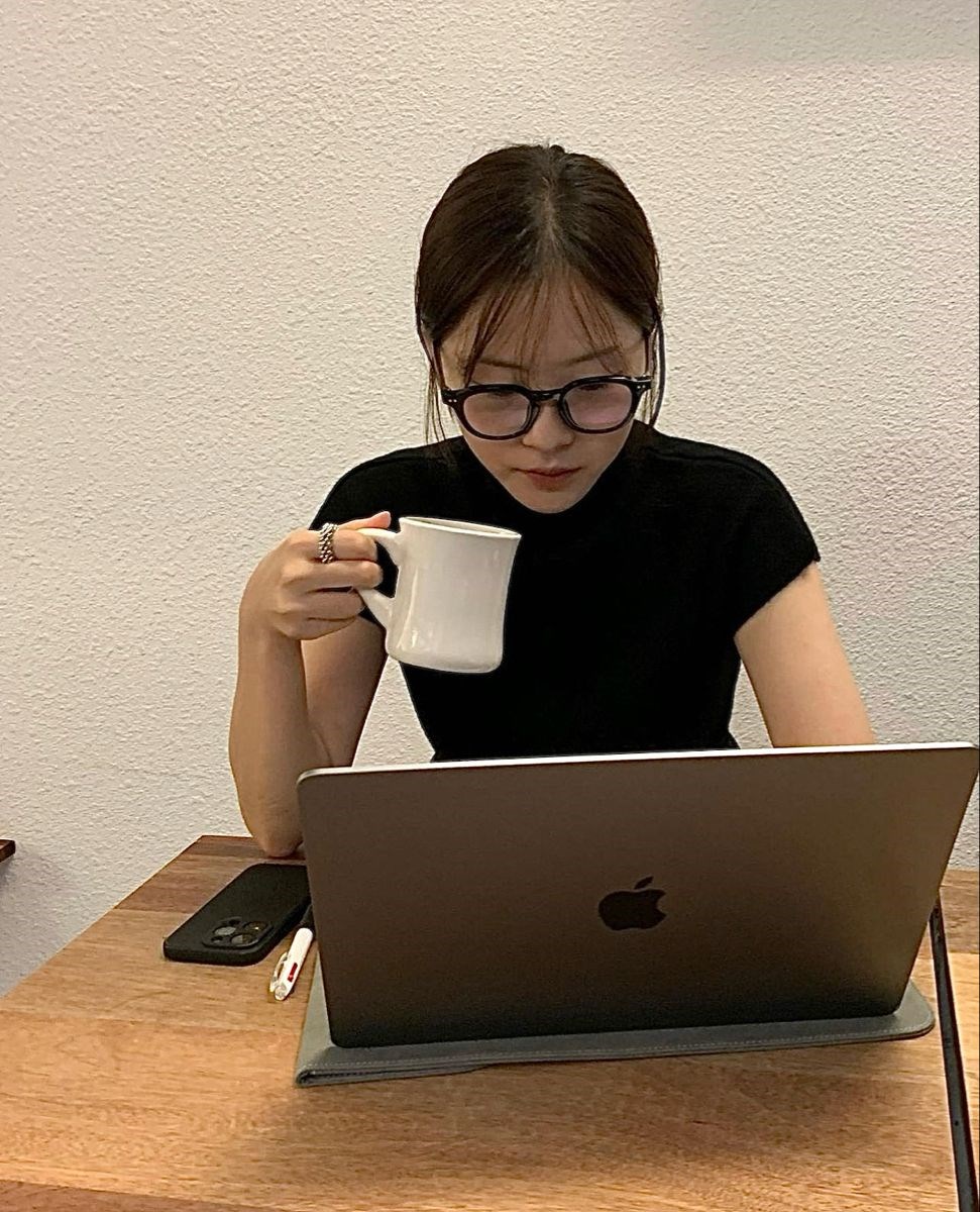 Tan làm rồi vẫn không được yên: Sếp giao việc, đồng nghiệp nhờ “giúp chị tí”, từ chối sao? - ảnh 2