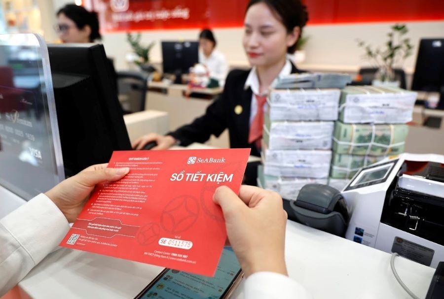 Gửi tiền ngân hàng: Nhận lãi đầu kì khác gì nhận lãi cuối kì? - ảnh 1