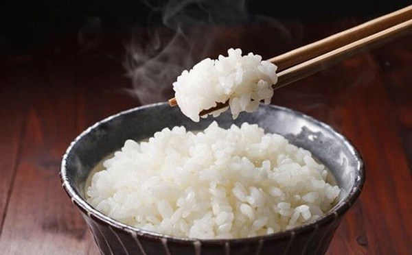 Bác sĩ Nhật khuyên dùng: Chế độ ăn “3 vàng” chống lão hoá, ăn cơm trắng với thứ này giảm lượng đường trong máu sau ăn tới 24% - ảnh 2