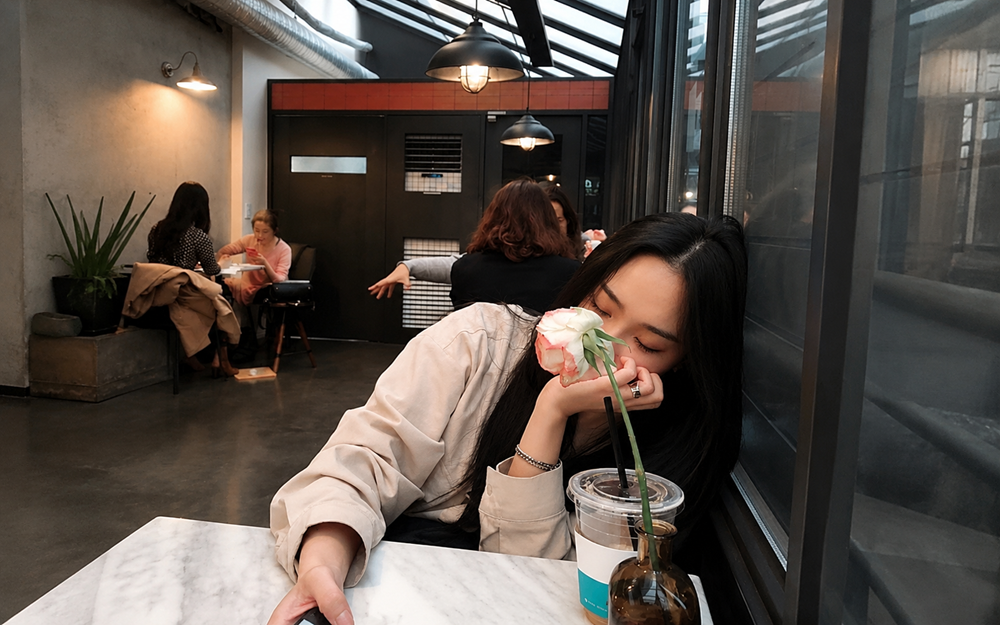 Người EQ thấp không hẳn nói nhiều, nhưng thường mắc lỗi này - ảnh 1