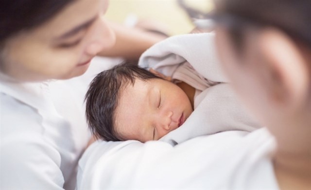 Chính thức: Tất cả phụ nữ sinh đủ 2 con trước 35 tuổi được hỗ trợ tối thiểu 2 triệu đồng - ảnh 1