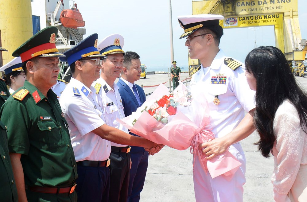 Tàu khu trục Hàn Quốc thăm hữu nghị TP Đà Nẵng - ảnh 2