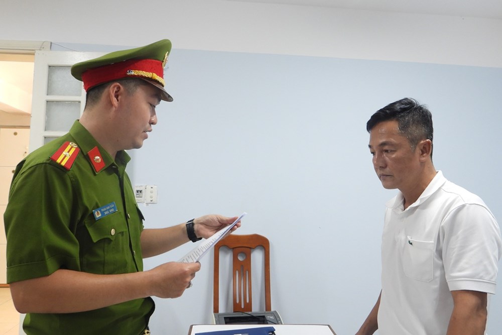 Khởi tố, bắt tạm giam chủ doanh nghiệp cát thuê người chém cổ đông để thâu tóm công ty - ảnh 1