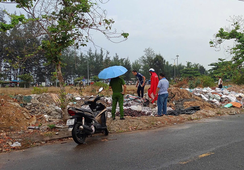 Phát hiện lượng lớn thuốc tân dược vứt bỏ giữa đống xà bần - ảnh 3