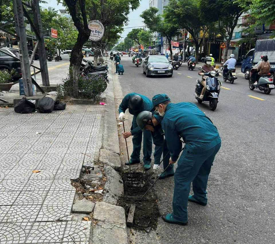 Đà Nẵng triển khai khẩn cấp các giải pháp chống ngập do ảnh hưởng bão số 1 - ảnh 1