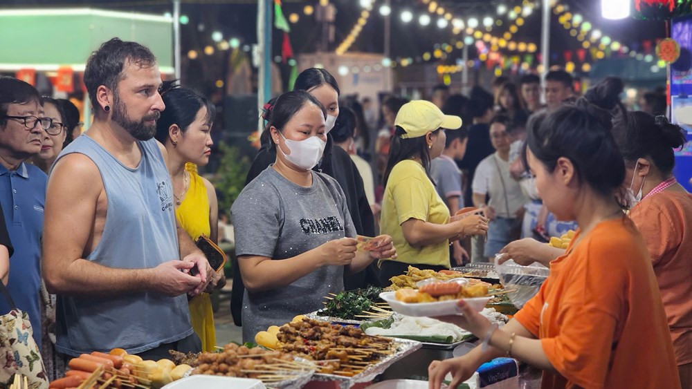 Đà Nẵng bùng nổ mùa hè với lễ hội đa sắc màu, đa trải nghiệm - ảnh 9