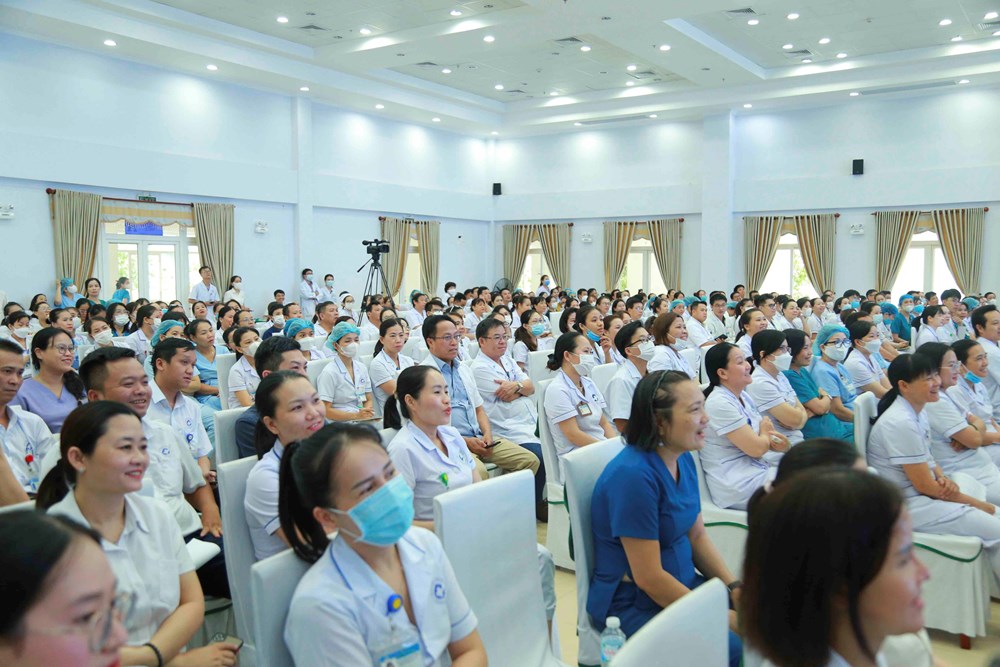 Hơn 400 cán bộ y tế “Ứng dụng trí tuệ cảm xúc trong công việc và cuộc sống” - ảnh 1