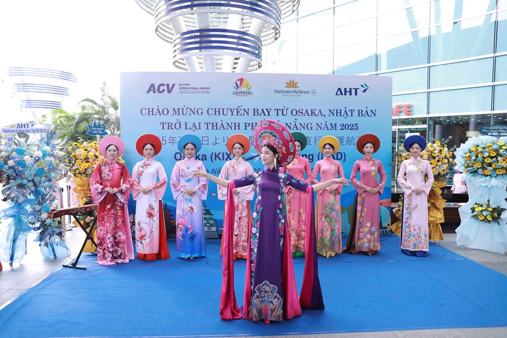 Đà Nẵng đón chuyến bay đầu tiên từ Osaka sau thời gian gián đoạn - ảnh 2