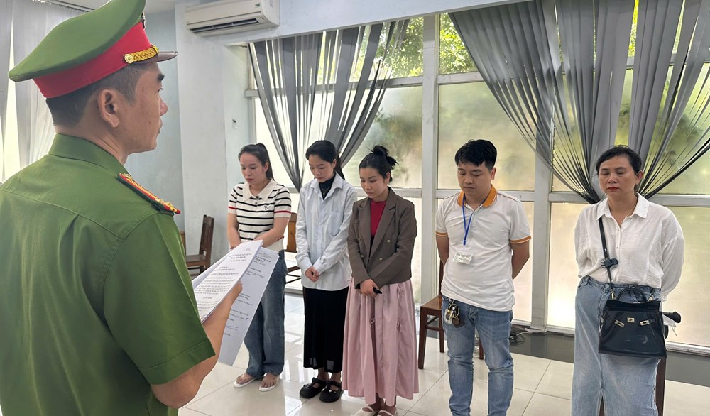 Khởi tố 7 đối tượng tại Phòng khám Đa khoa Quốc tế Đà Nẵng về hành vi lừa dối khách hàng - ảnh 1