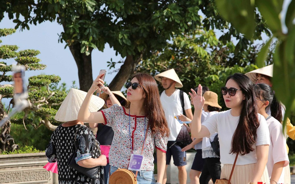Đà Nẵng chào đón vị khách Hàn Quốc thứ 1 triệu trong năm 2025 - ảnh 2