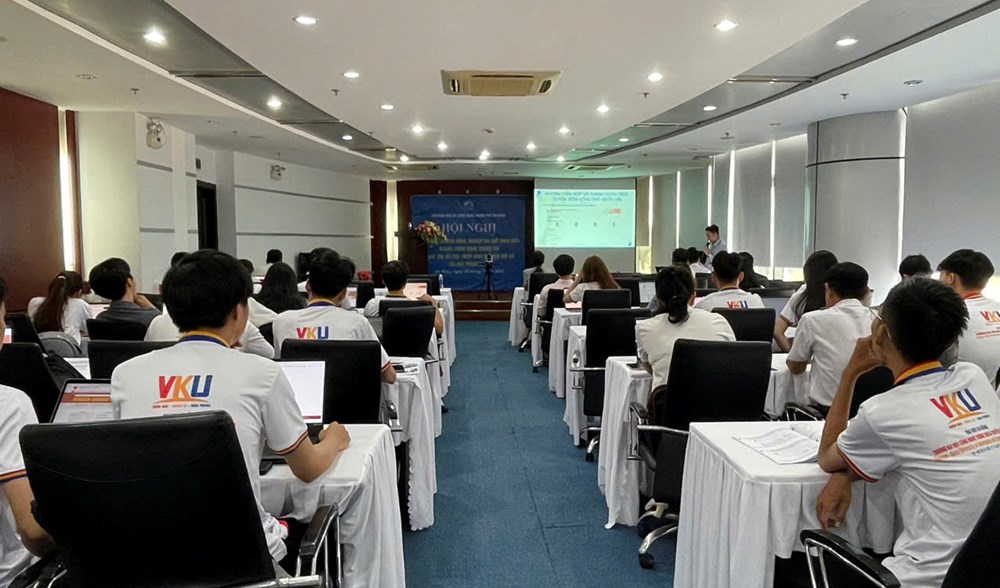 Đà Nẵng tập huấn nghiệp vụ cho sinh viên CNTT trước khi hỗ trợ tại UBND phường, xã - ảnh 1