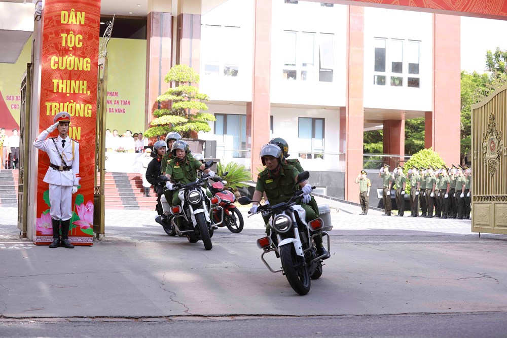 Đà Nẵng ra quân cao điểm trấn áp tội phạm, bảo vệ an ninh dịp lễ lớn - ảnh 6