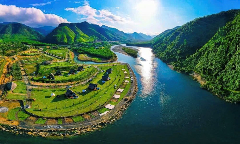 Phát triển du lịch chất lượng cao gắn với bảo tồn và phát huy giá trị di sản văn hóa, lịch sử - ảnh 3