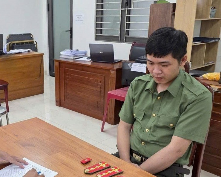 Bắt đối tượng giả danh công an lừa đảo chiếm đoạt tài sản - ảnh 1