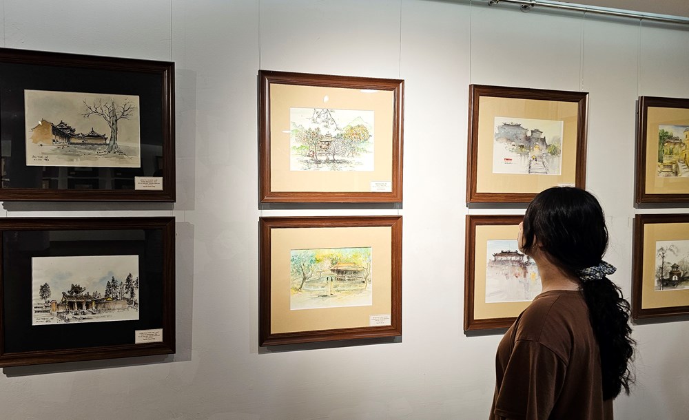 Khai mạc triển lãm “Nét đẹp di sản văn hóa Huế qua nghệ thuật ký họa” tại Đà Nẵng - ảnh 10