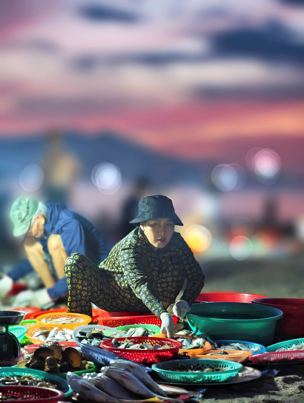 Khám phá chợ hải sản lúc bình minh bên bờ biển Đà Nẵng - ảnh 7