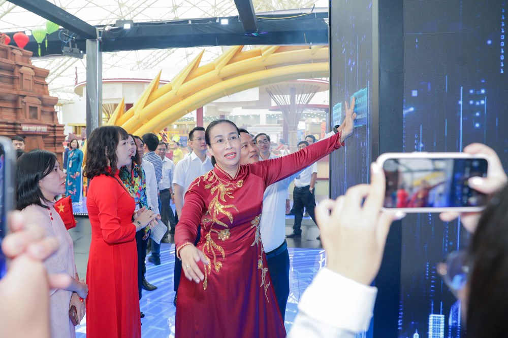 Đà Nẵng gây ấn tượng với gian trưng bày công nghệ tại Triển lãm Thành tựu đất nước - ảnh 4