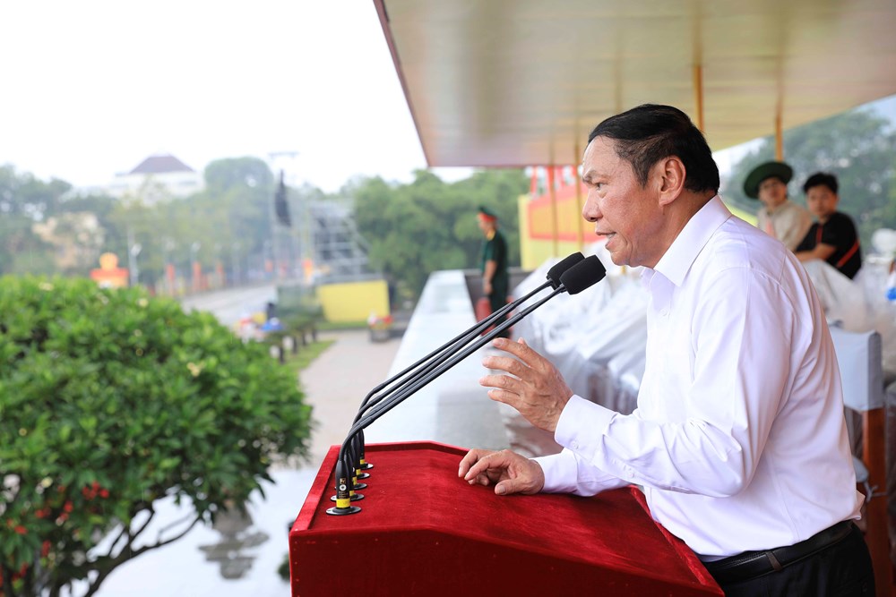 Bộ trưởng Nguyễn Văn Hùng kiểm tra, nghiệm thu hệ thống âm thanh phục vụ Lễ kỷ niệm, diễu binh, diễu hành 80 năm Quốc khánh - ảnh 1