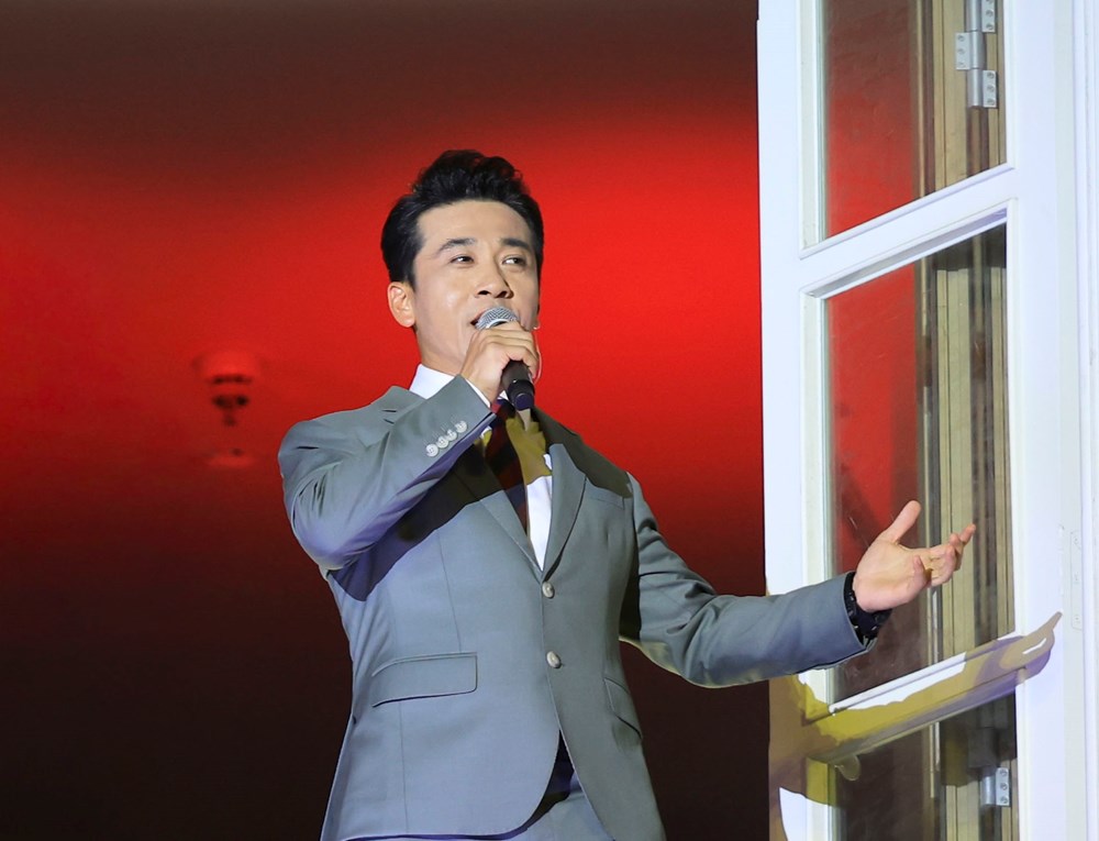 Hàng nghìn khán giả hòa mình trong Da Nang Concert 2025 tại Bảo tàng Đà Nẵng - ảnh 2