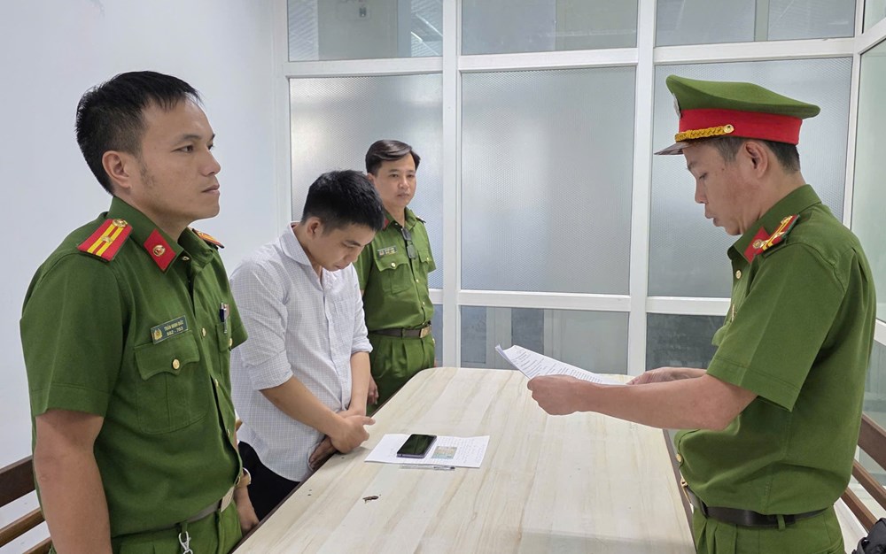 Bắt tạm giam đối tượng tham ô hơn 1,7 tỉ đồng tiền bảo hiểm - ảnh 1