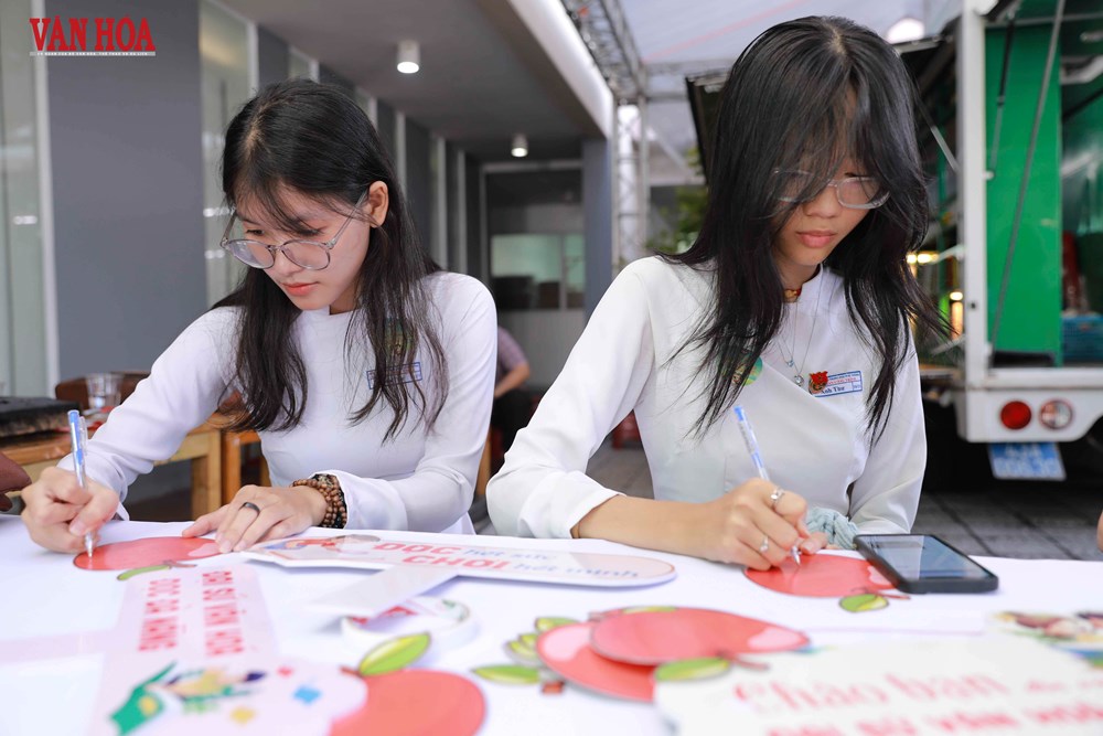 Lan tỏa niềm đam mê đọc sách qua Cuộc thi “Đại sứ Văn hóa đọc Đà Nẵng” năm 2025 - ảnh 8