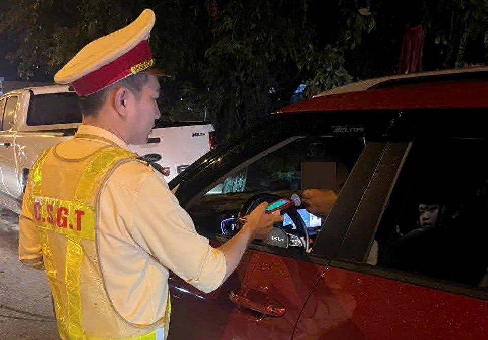Xử lý 57 trường hợp vi phạm nồng độ cồn trong ngày đầu ra quân cao điểm - ảnh 1