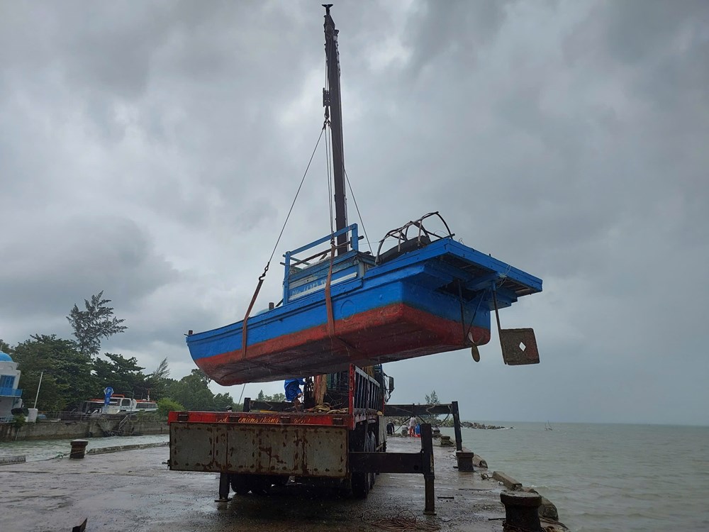 Đà Nẵng ban hành công điện khẩn ứng phó với mưa rất lớn và bão số 12 - ảnh 7